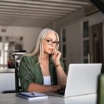 Divorcing a Narcissist – Divorced Lady Smiling